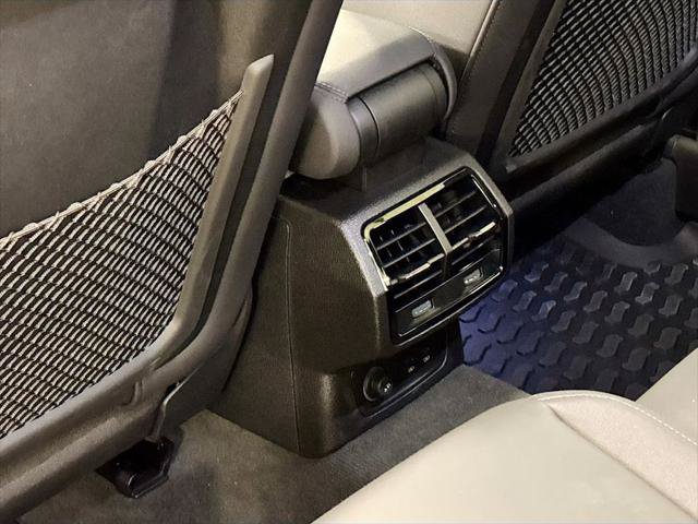 Certified 2025 Audi Q3 2.0T Premium w/ Convenience Package AWD/4WD image 17