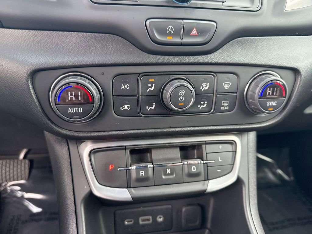 Used 2022 GMC Terrain SLE w/ Driver Convenience Package FWD image 12