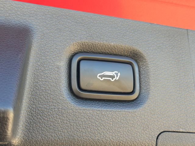 Used 2023 Hyundai Santa Fe SEL image 11