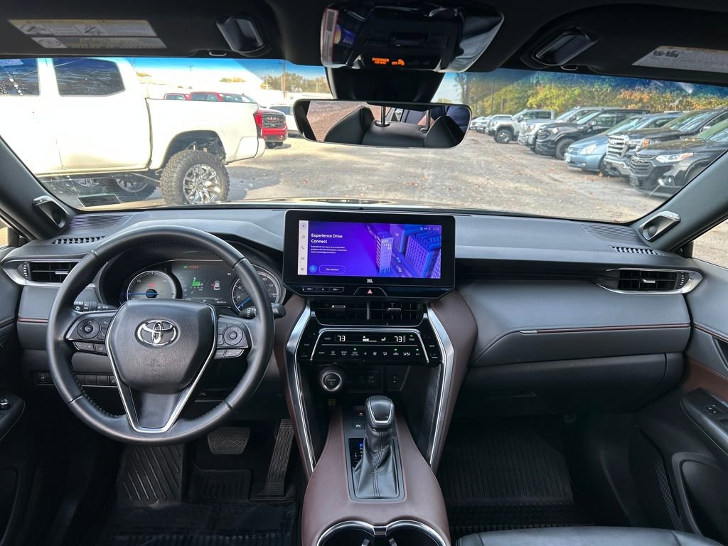 Used 2023 Toyota Venza XLE image 20