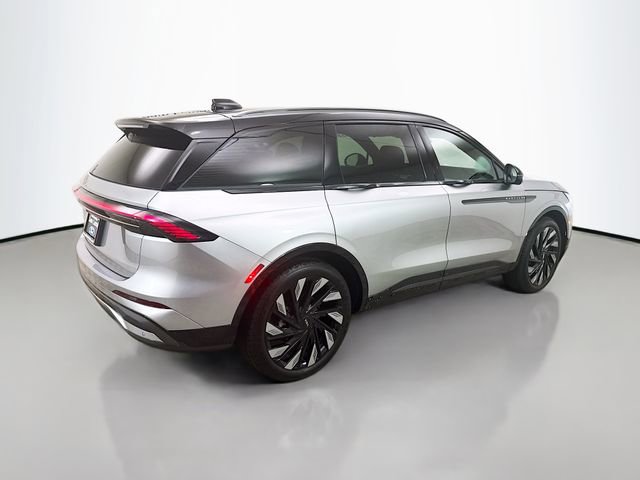 Used 2025 Lincoln Nautilus Reserve w/ Jet Appearance Package image 7