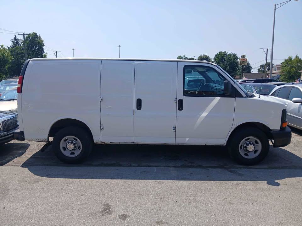 Used 2013 Chevrolet Express 2500 RWD image 7