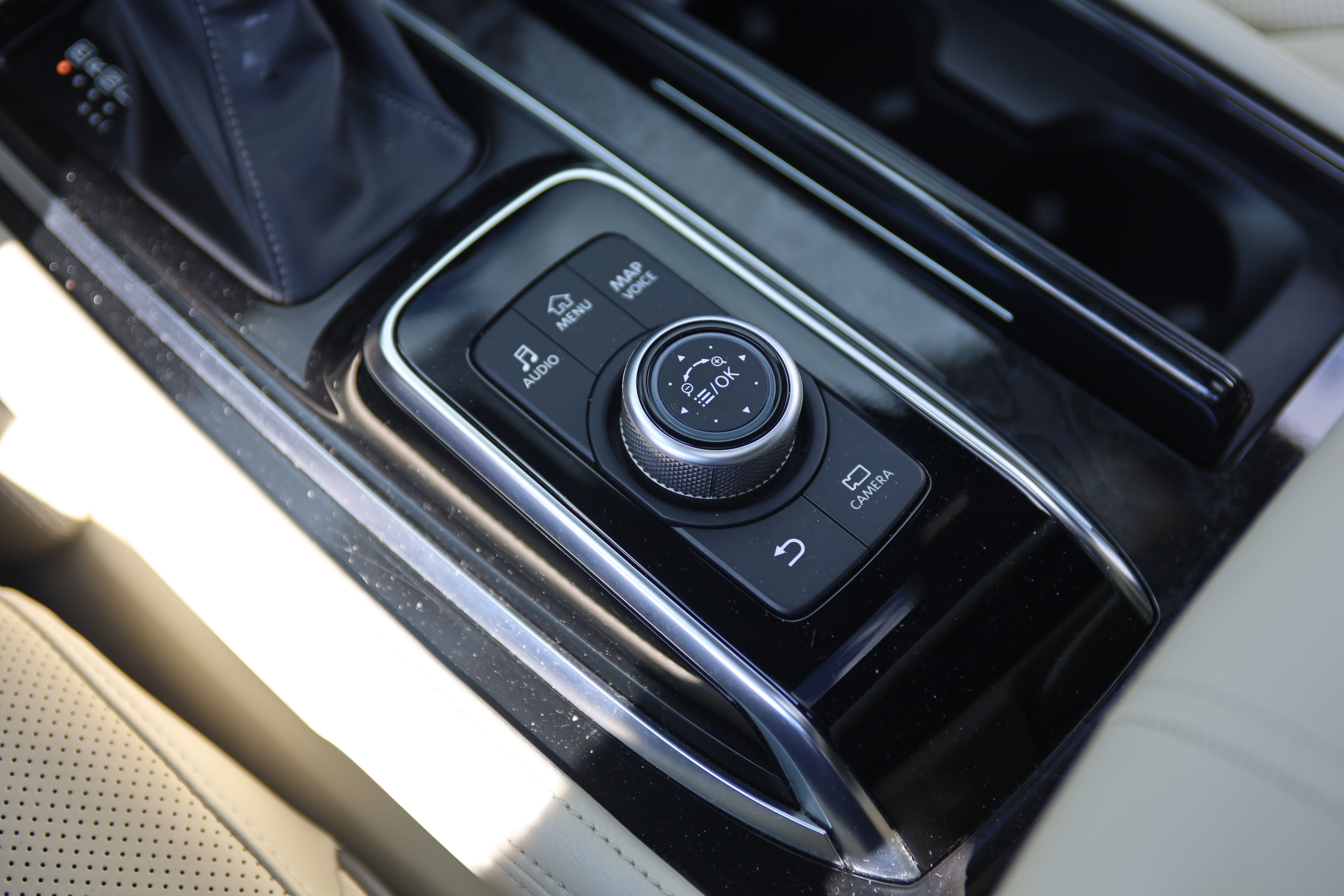 Used 2024 INFINITI QX80 Sensory w/ Cargo Package AWD/4WD image 30