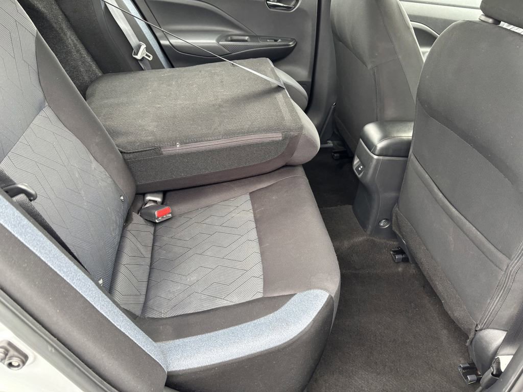 Used 2023 Nissan Versa SV image 29