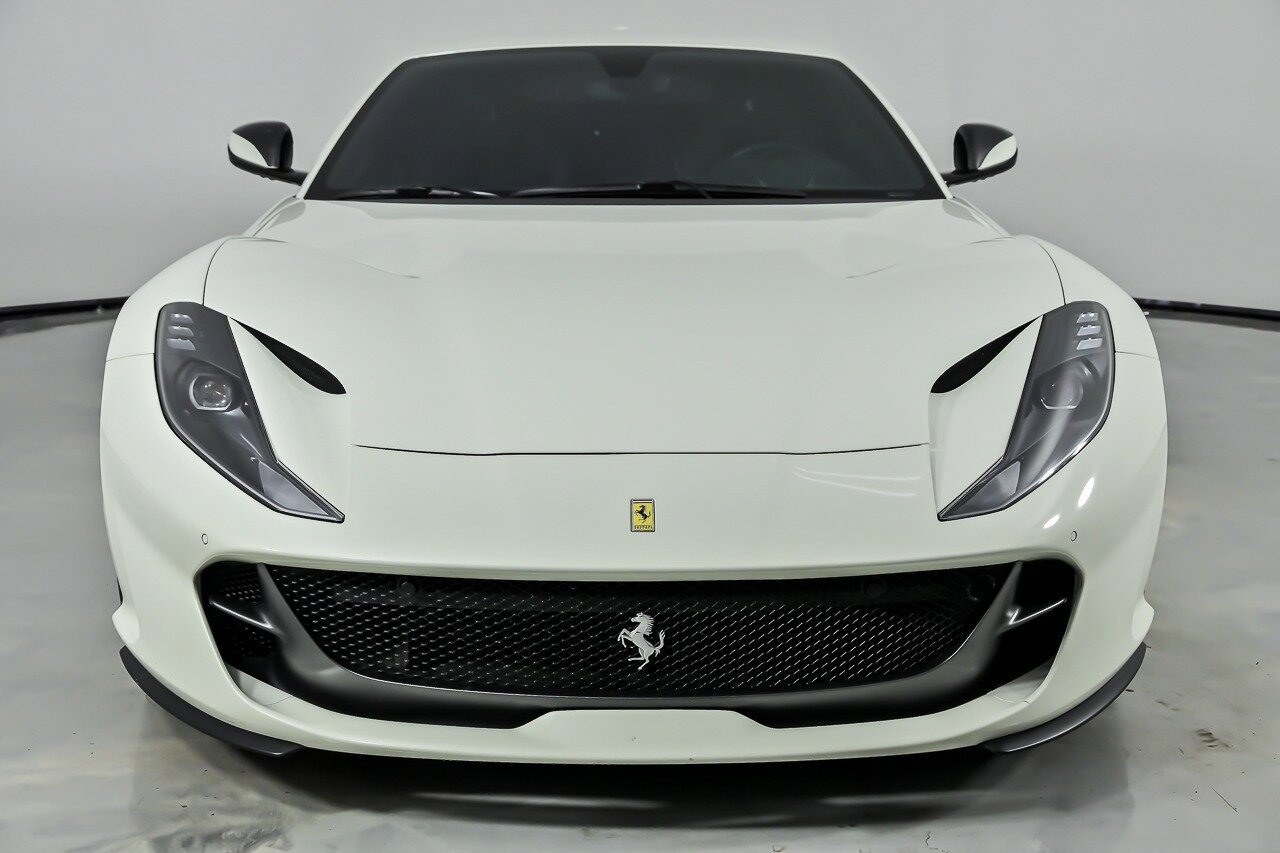 Used 2018 Ferrari 812 Superfast RWD image 5