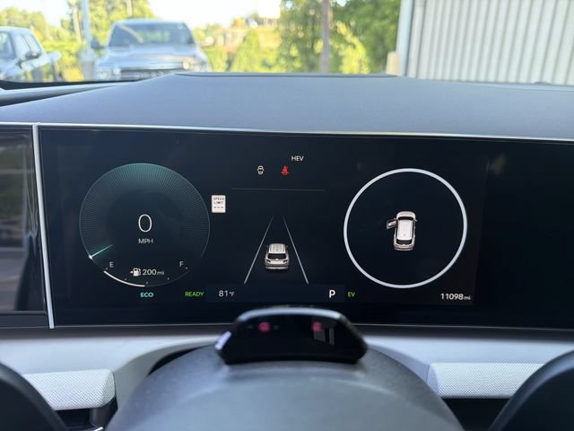 Certified 2025 Hyundai Tucson Limited AWD/4WD image 30