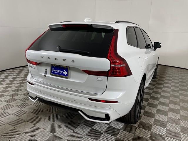 Certified 2024 Volvo XC60 T8 Plus w/ Protection Package Premier AWD/4WD image 11