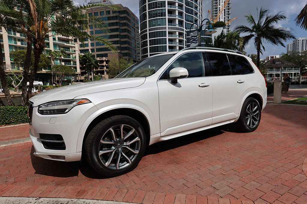 Used 2017 Volvo XC90 T6 Momentum w/ Vision Package AWD/4WD image 16