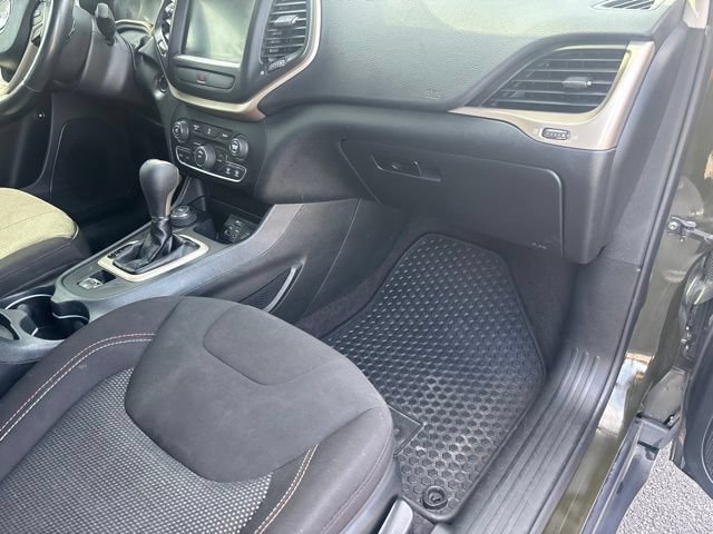 Used 2016 Jeep Cherokee 75th Anniversary AWD/4WD image 21