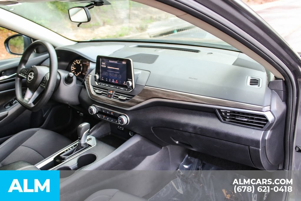 Used 2025 Nissan Altima 2.5 SV FWD image 23