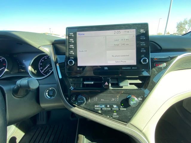 Used 2021 Toyota Camry XLE image 13