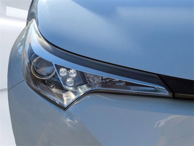 Used 2019 Toyota C-HR LE image 10