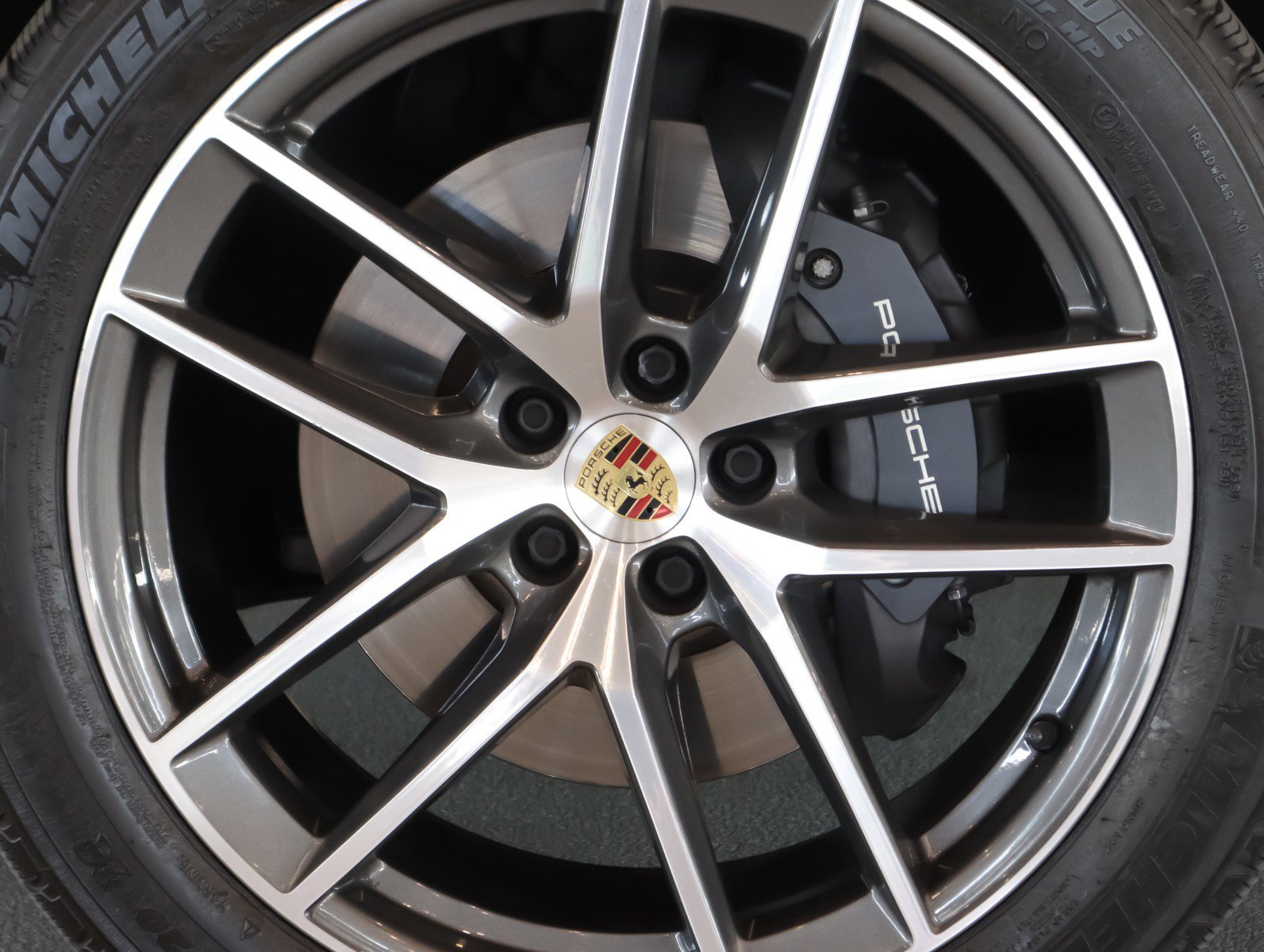 Certified 2022 Porsche Macan AWD/4WD image 22