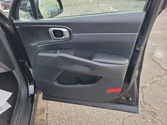 Used 2022 Kia Sorento LX image 35