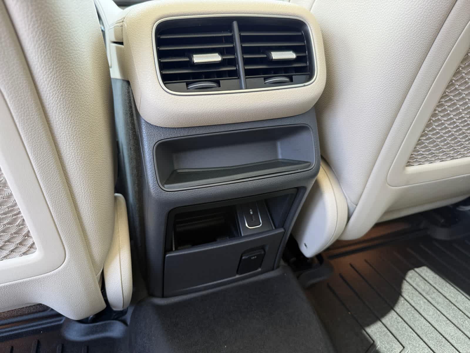 Certified 2020 Mercedes-Benz GLE 350 w/ Premium Package image 16
