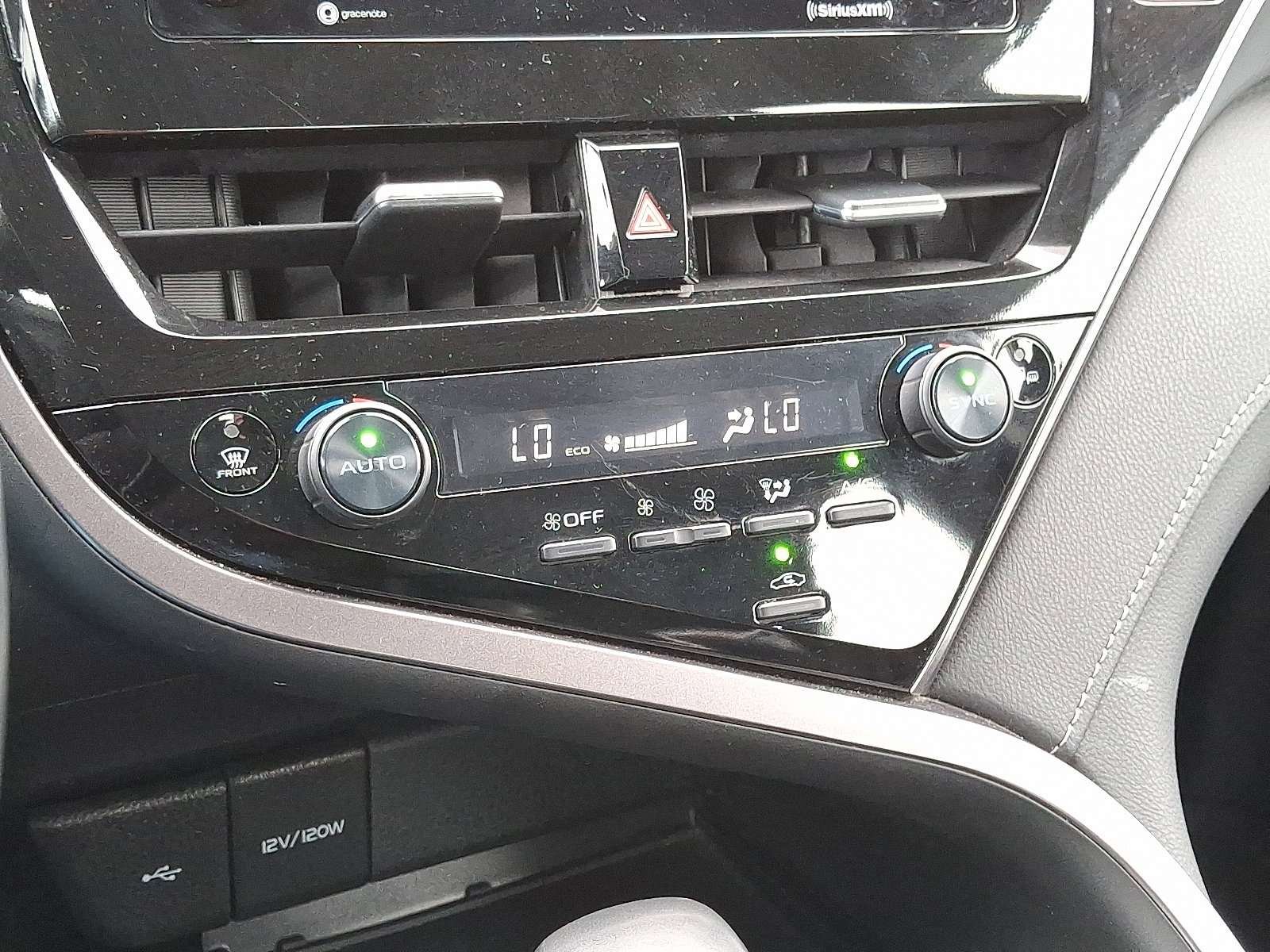 Used 2024 Toyota Camry SE FWD image 16