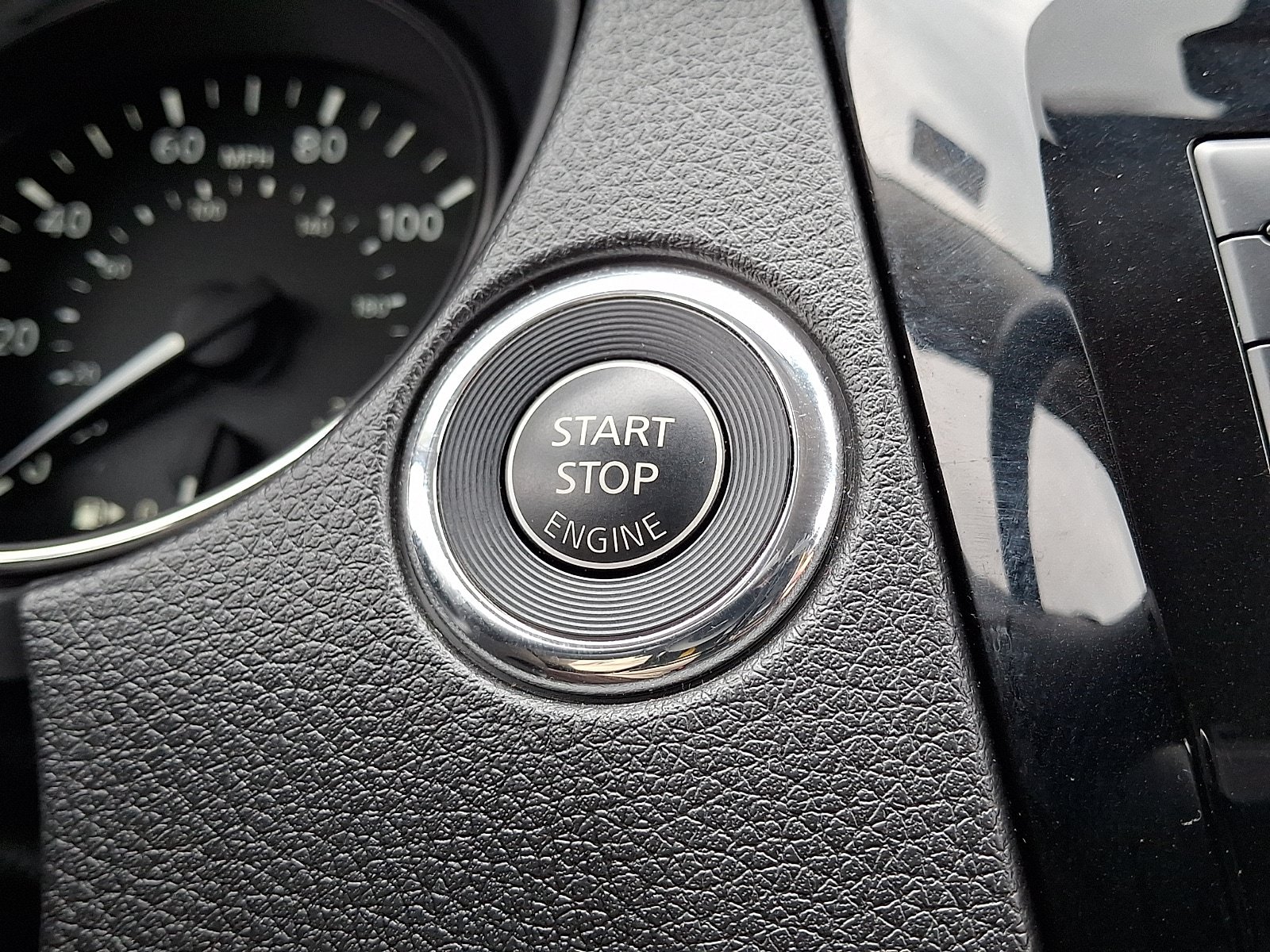 Used 2019 Nissan Rogue SV AWD/4WD image 24