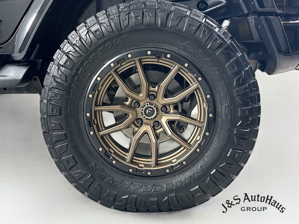 Used 2020 Jeep Wrangler Unlimited Sahara image 37