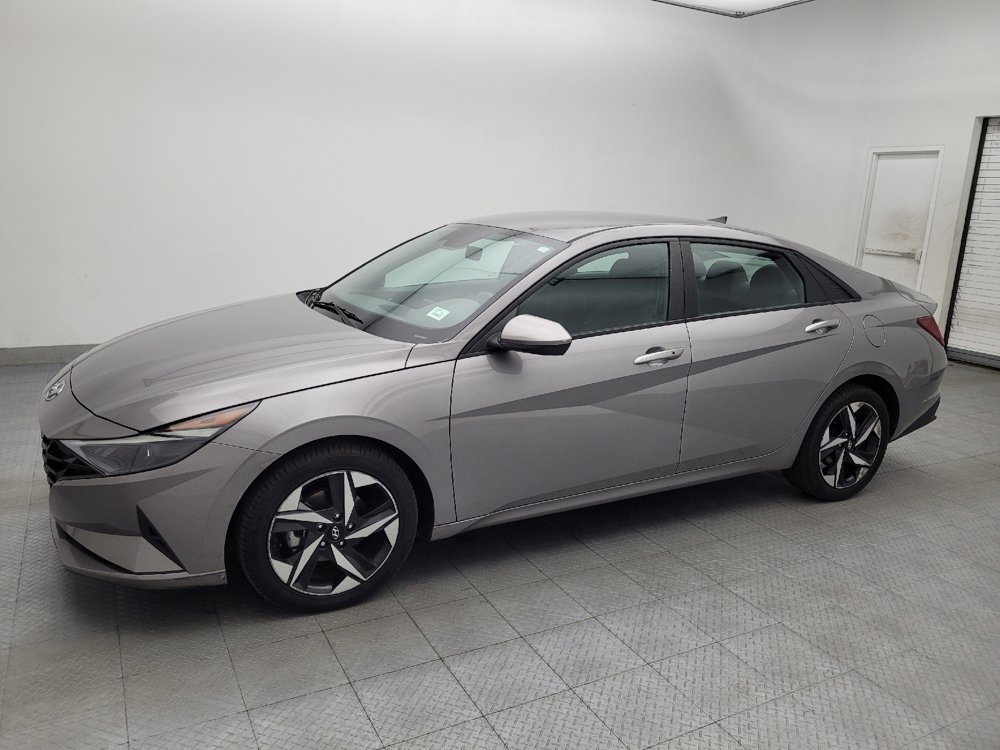 Used 2023 Hyundai Elantra SEL w/ Convenience Package FWD image 2