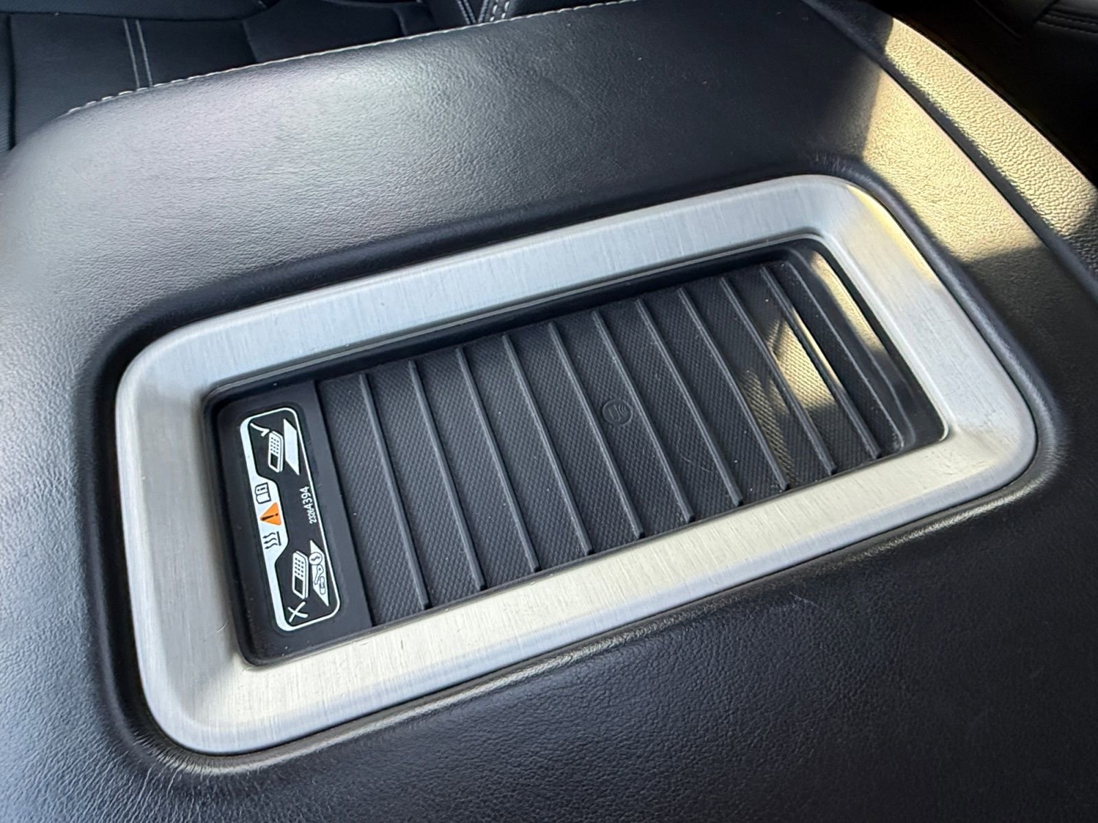 Used 2019 GMC Yukon XL Denali image 29