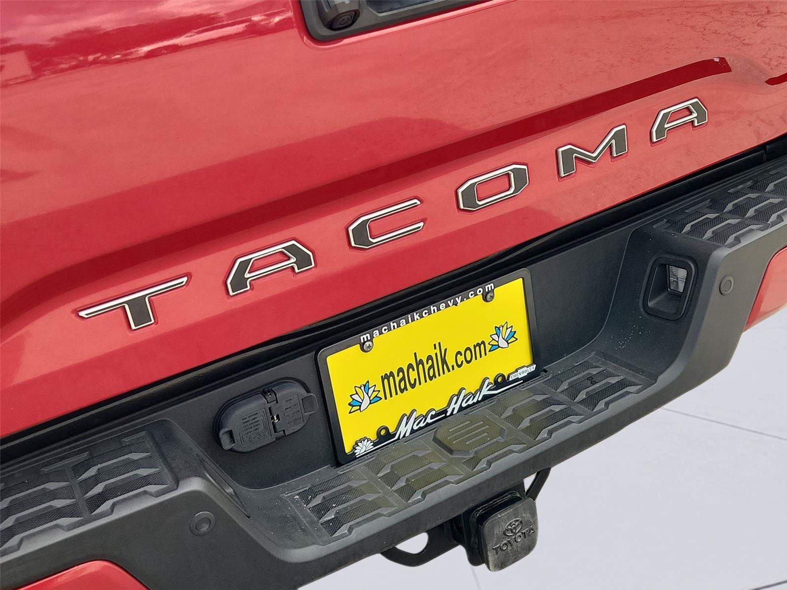 Used 2021 Toyota Tacoma TRD Off-Road w/ Technology Package AWD/4WD image 29