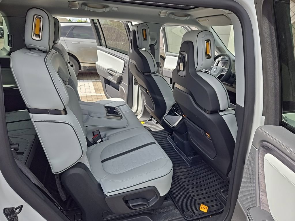 Used 2025 Rivian R1S Adventure AWD/4WD image 18