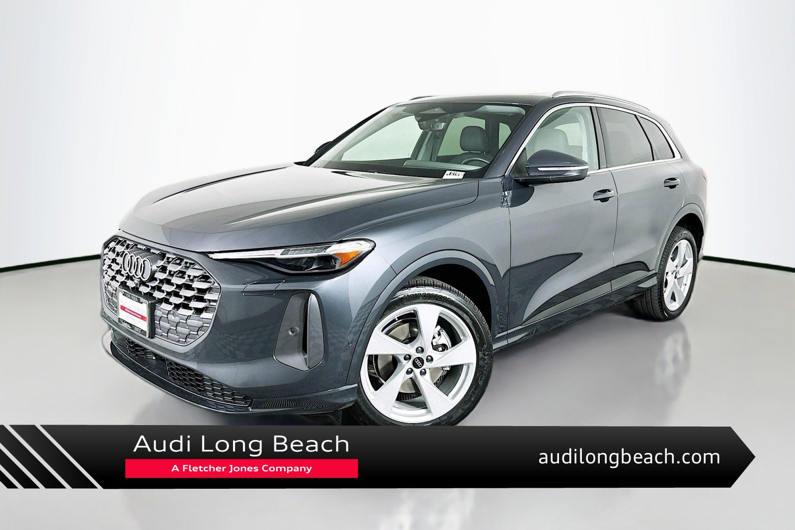 Used 2025 Audi Q5 Premium Plus w/ Premium Plus AWD/4WD image 1