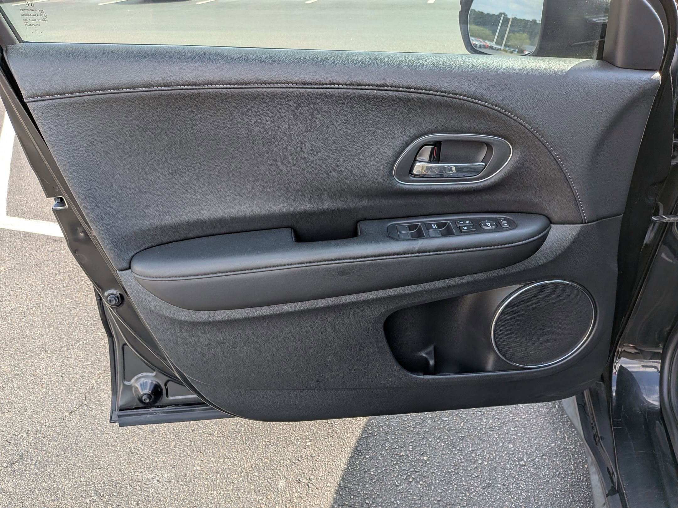 Used 2020 Honda HR-V EX-L image 11