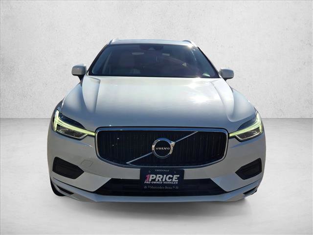 Used 2018 Volvo XC60 T5 Momentum w/ Vision Package image 2