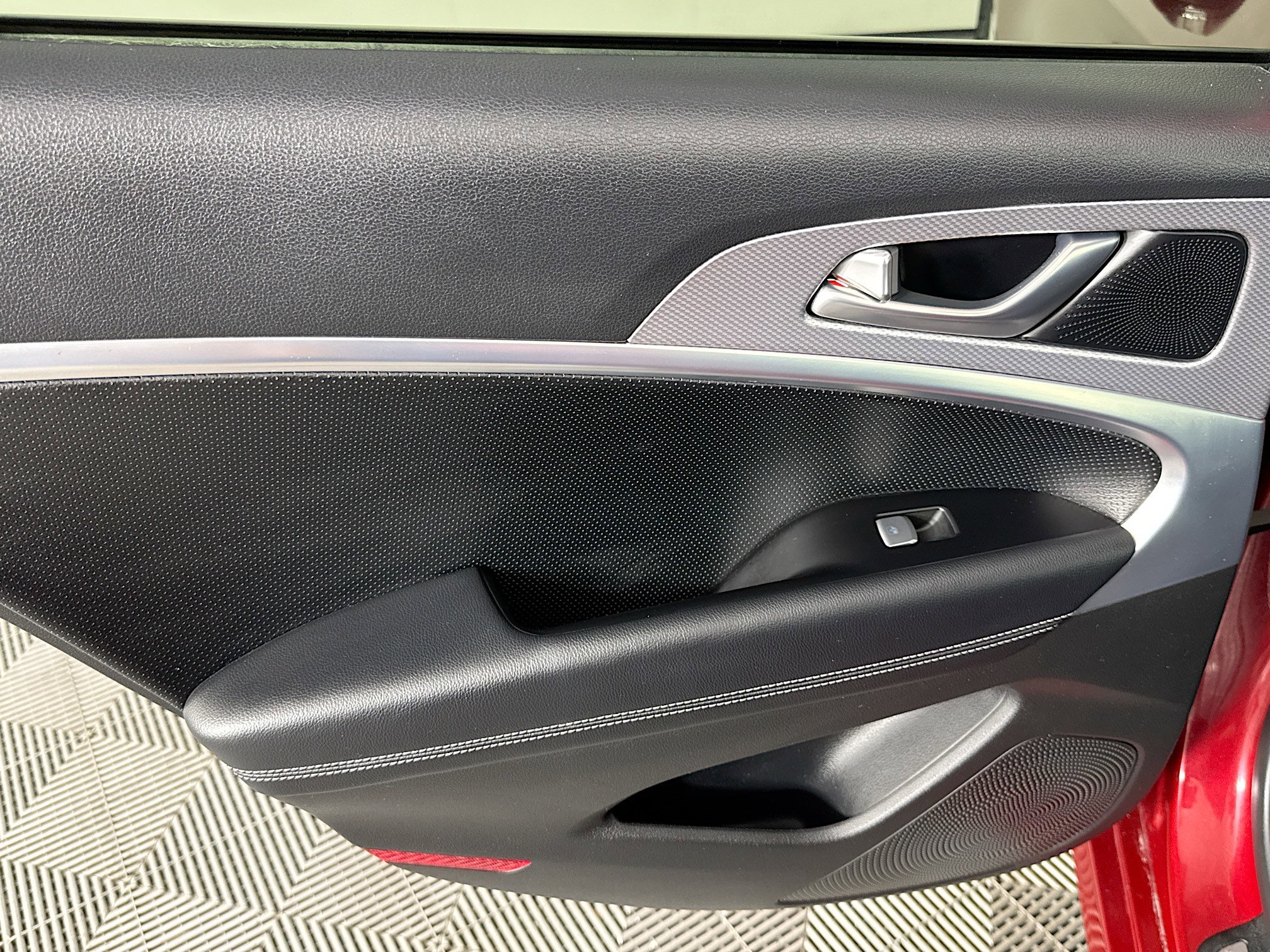 Used 2022 Genesis G70 2.0T w/ Prestige Package image 25