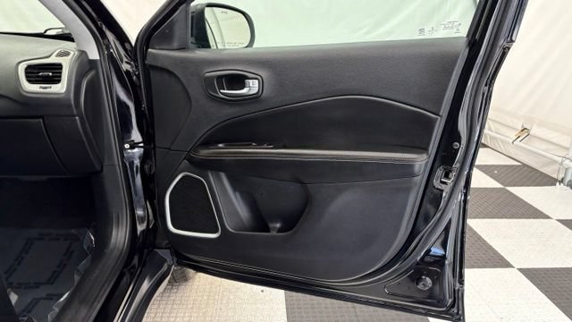 Used 2020 Jeep Compass Latitude FWD image 22
