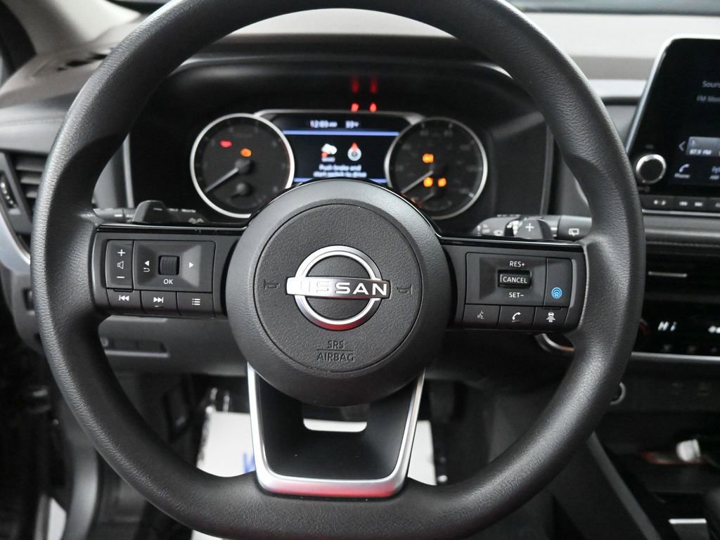 Used 2023 Nissan Rogue SV image 31