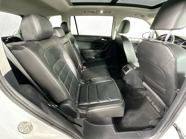 Used 2019 Volkswagen Tiguan SEL Premium w/ 3rd Row Seat Package AWD/4WD image 31