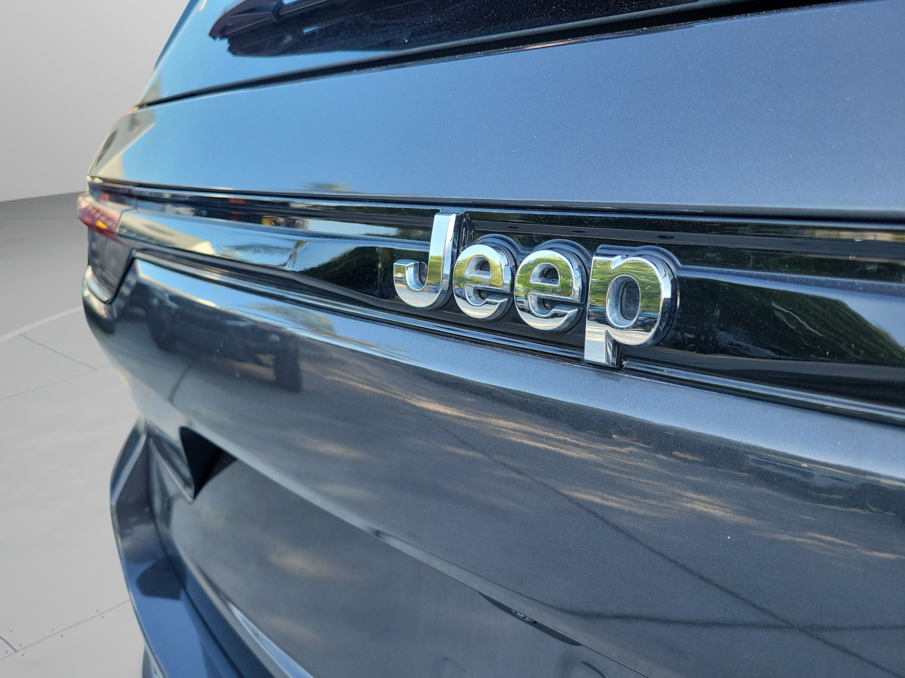 Certified 2022 Jeep Grand Cherokee Limited RWD image 32
