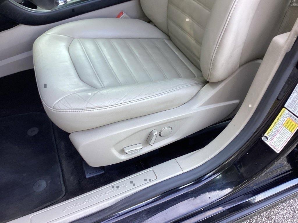 Used 2017 Ford Fusion SE image 24