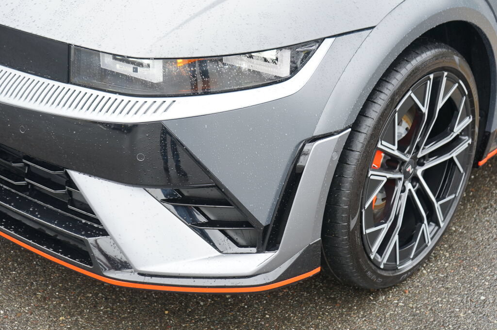 Certified 2025 Hyundai Ioniq 5 N AWD/4WD image 28