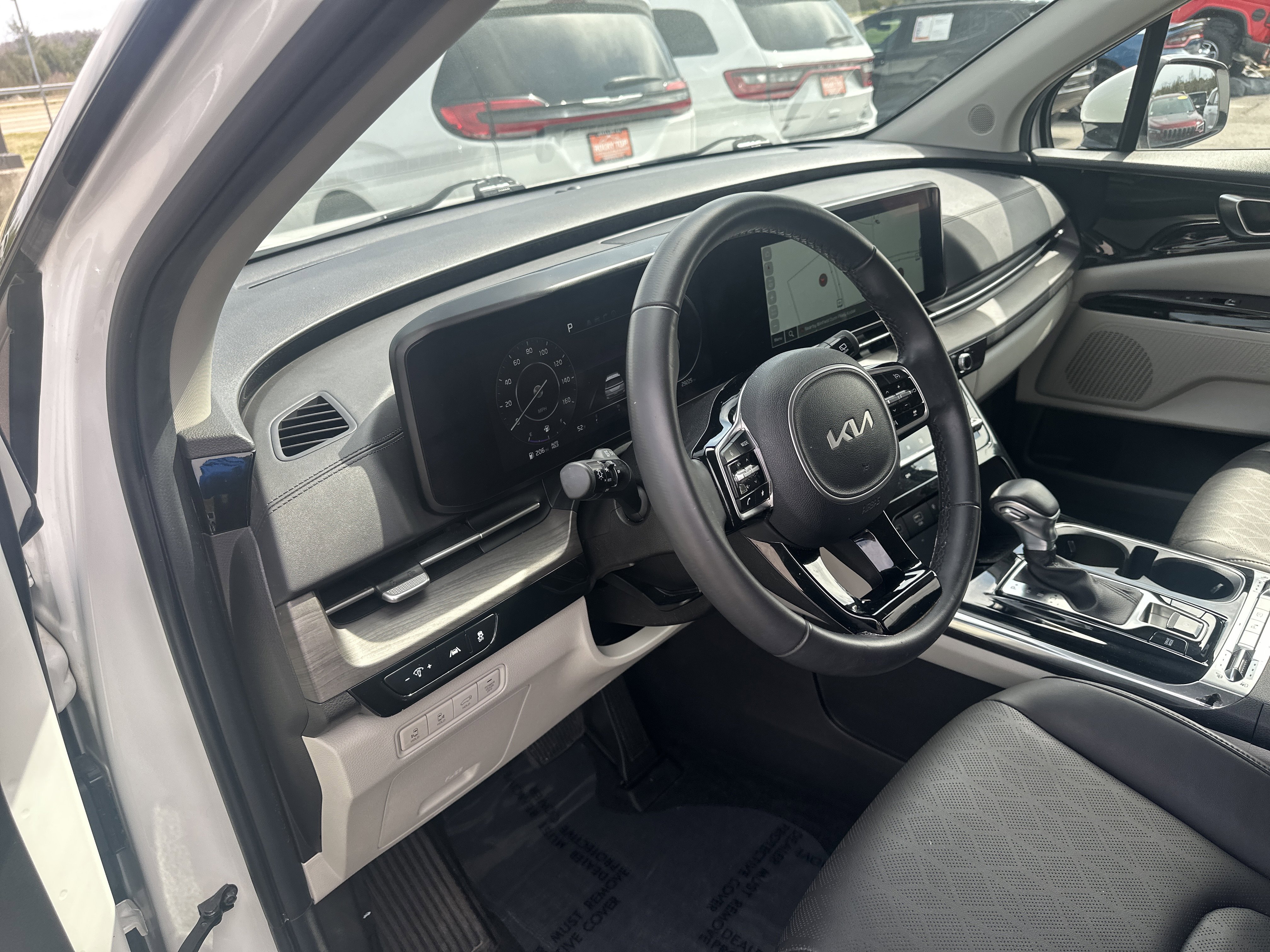 Used 2024 Kia Carnival SX image 15