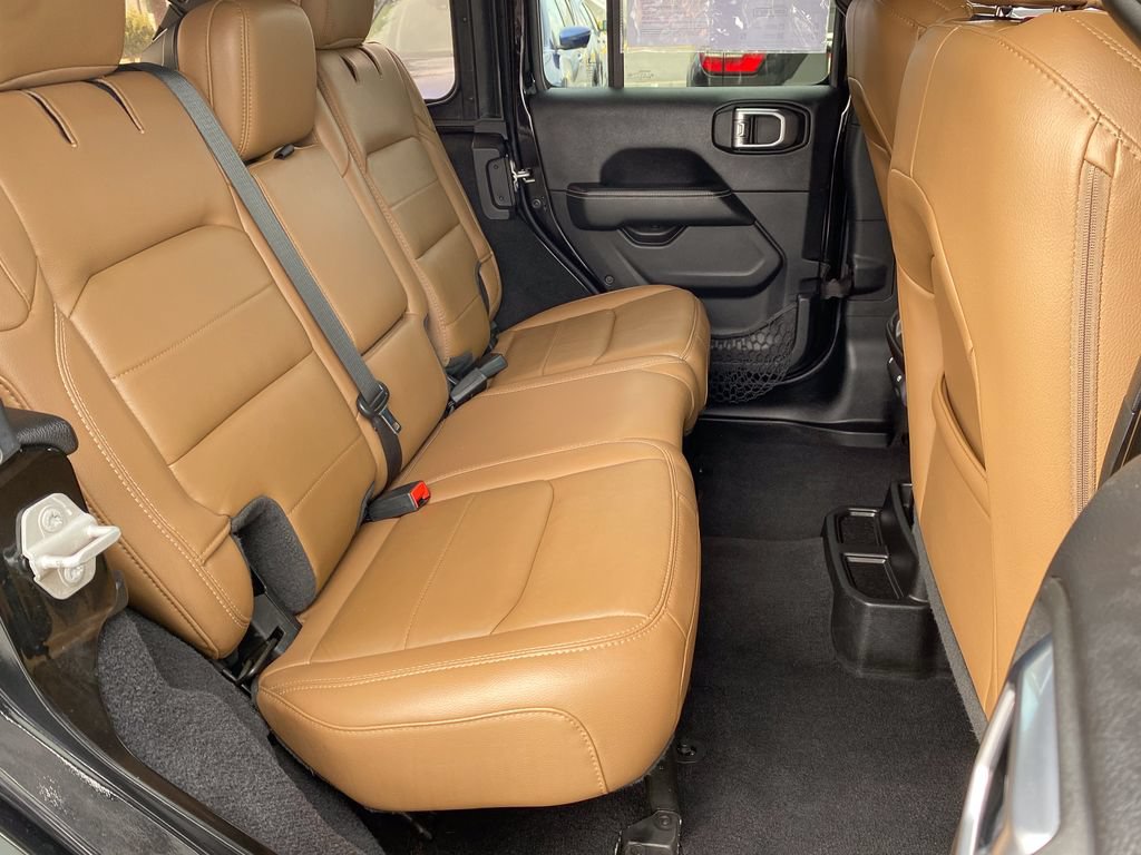 Used 2020 Jeep Wrangler Unlimited Sahara AWD/4WD image 40