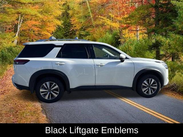 Certified 2023 Nissan Pathfinder SL w/ Black Appearance Package AWD/4WD image 16