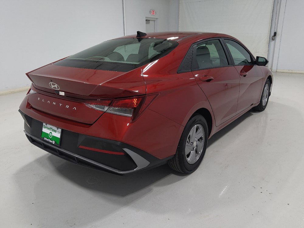 Used 2024 Hyundai Elantra SE FWD image 9