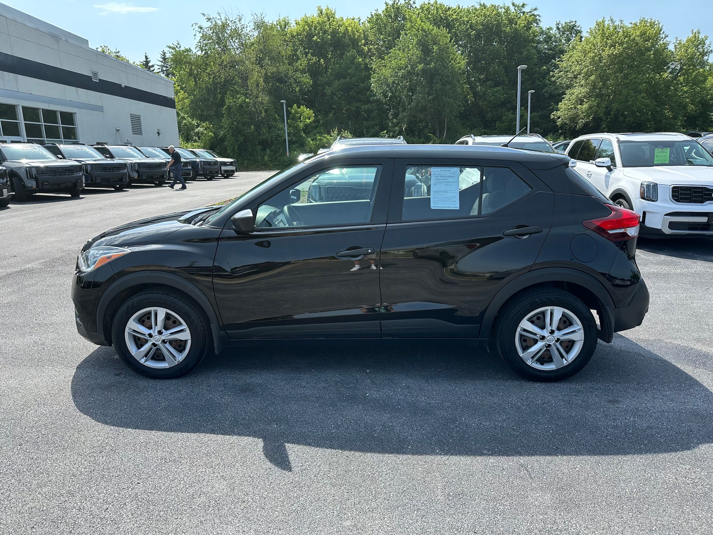 Used 2019 Nissan Kicks S FWD image 8