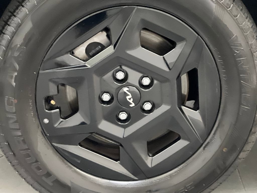 Used 2025 Kia Carnival image 71