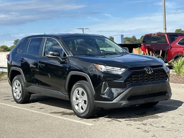 Used 2023 Toyota RAV4 LE AWD/4WD image 20