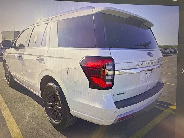Used 2022 Ford Expedition Platinum RWD image 3