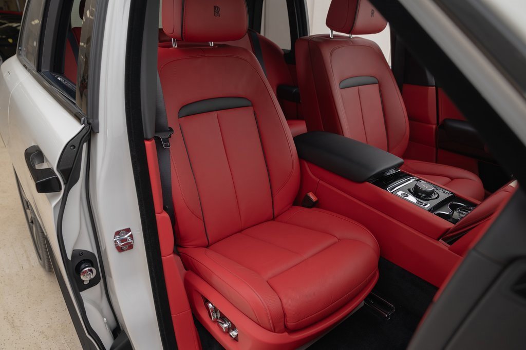 Used 2023 Rolls-Royce Cullinan image 34