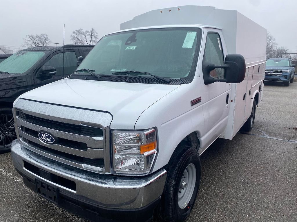 New 2026 Ford E-350 and Econoline 350 Super Duty w/ Power Equipment Group RWD image 9