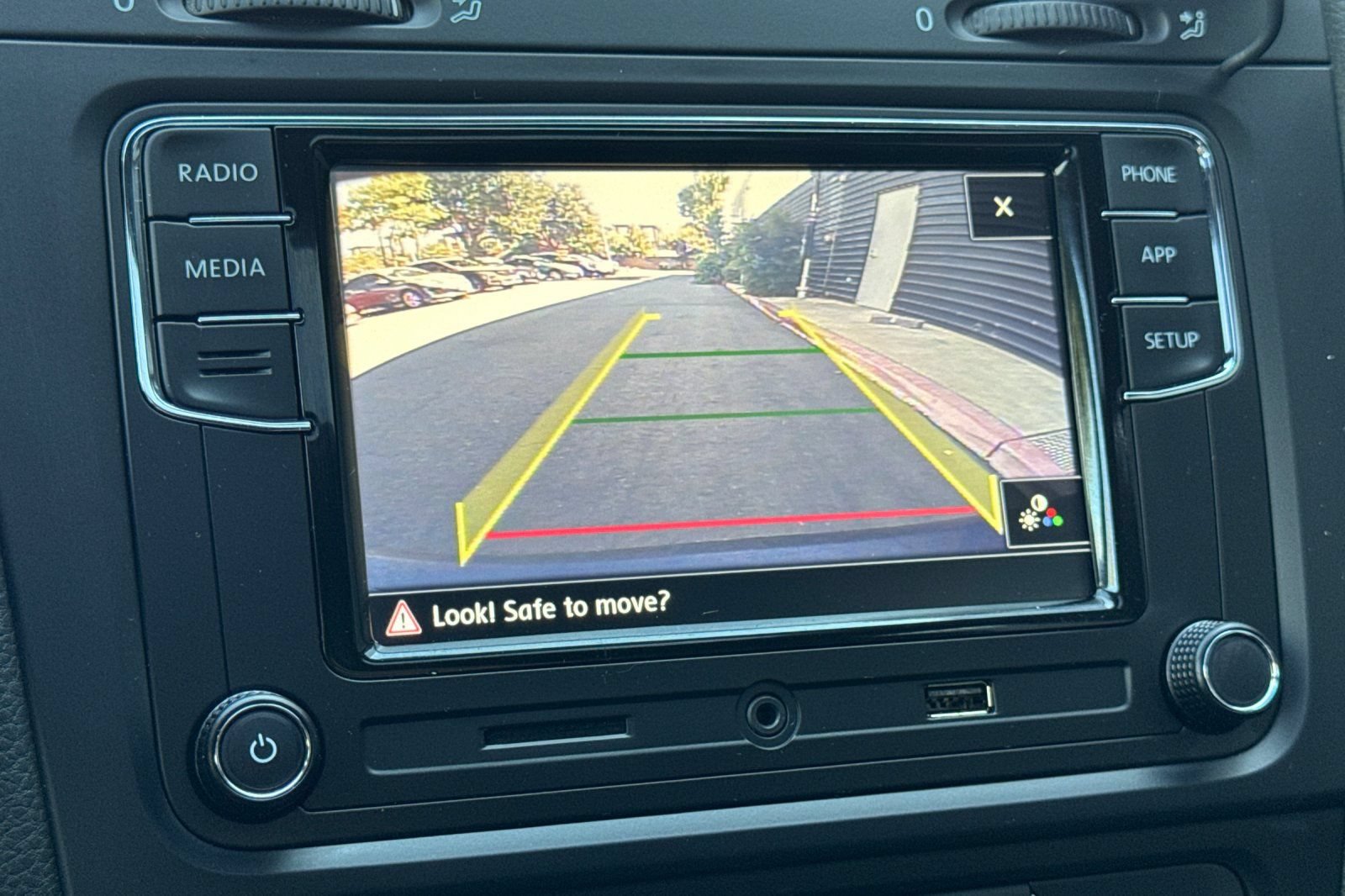 Used 2012 Volkswagen Golf 4-Door FWD image 20