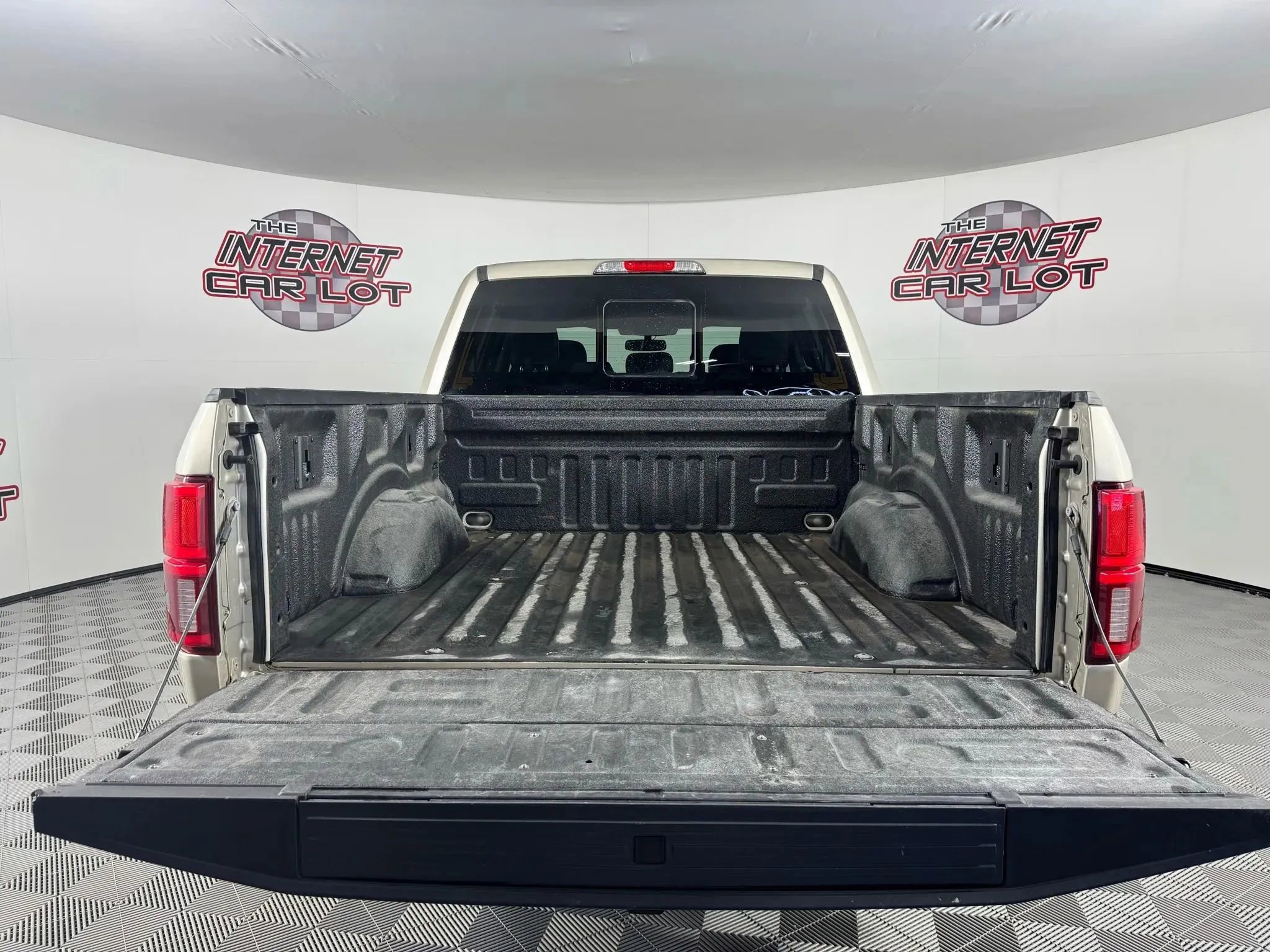 Used 2018 Ford F150 Lariat w/ Equipment Group 502A Luxury image 29