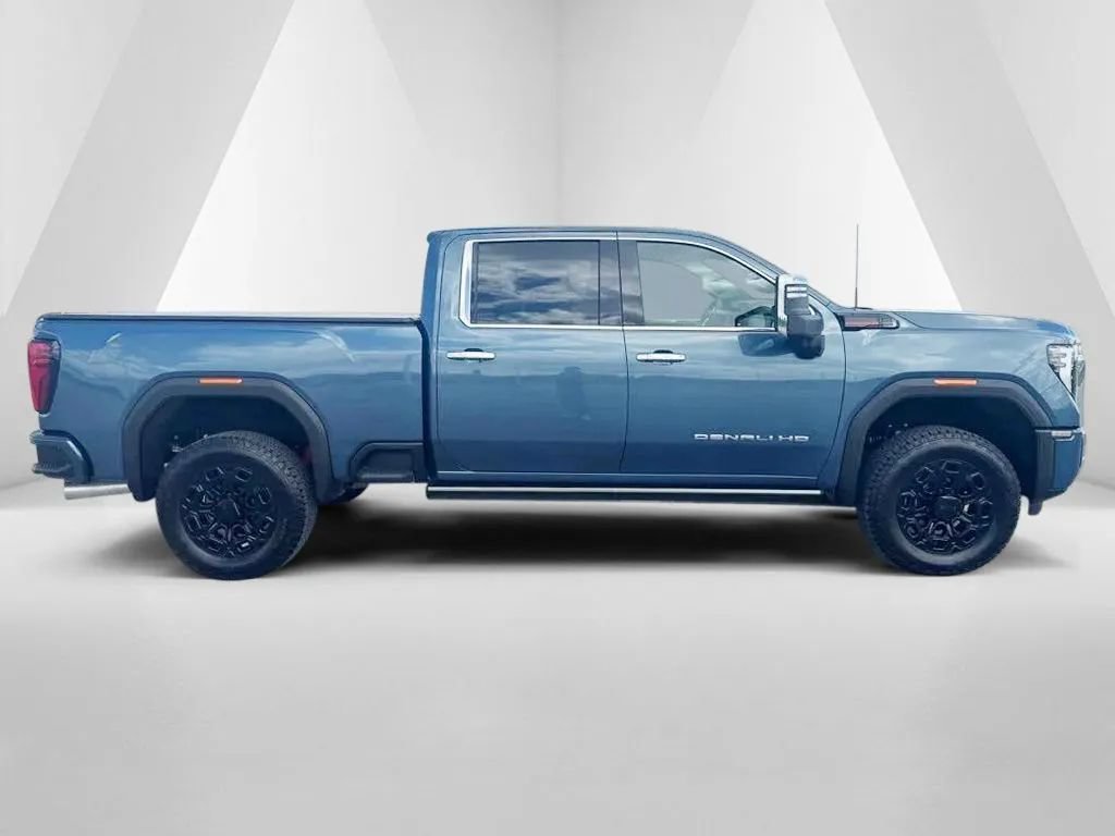 New 2026 GMC Sierra 3500 Denali w/ LPO, Black Badging Package AWD/4WD image 8