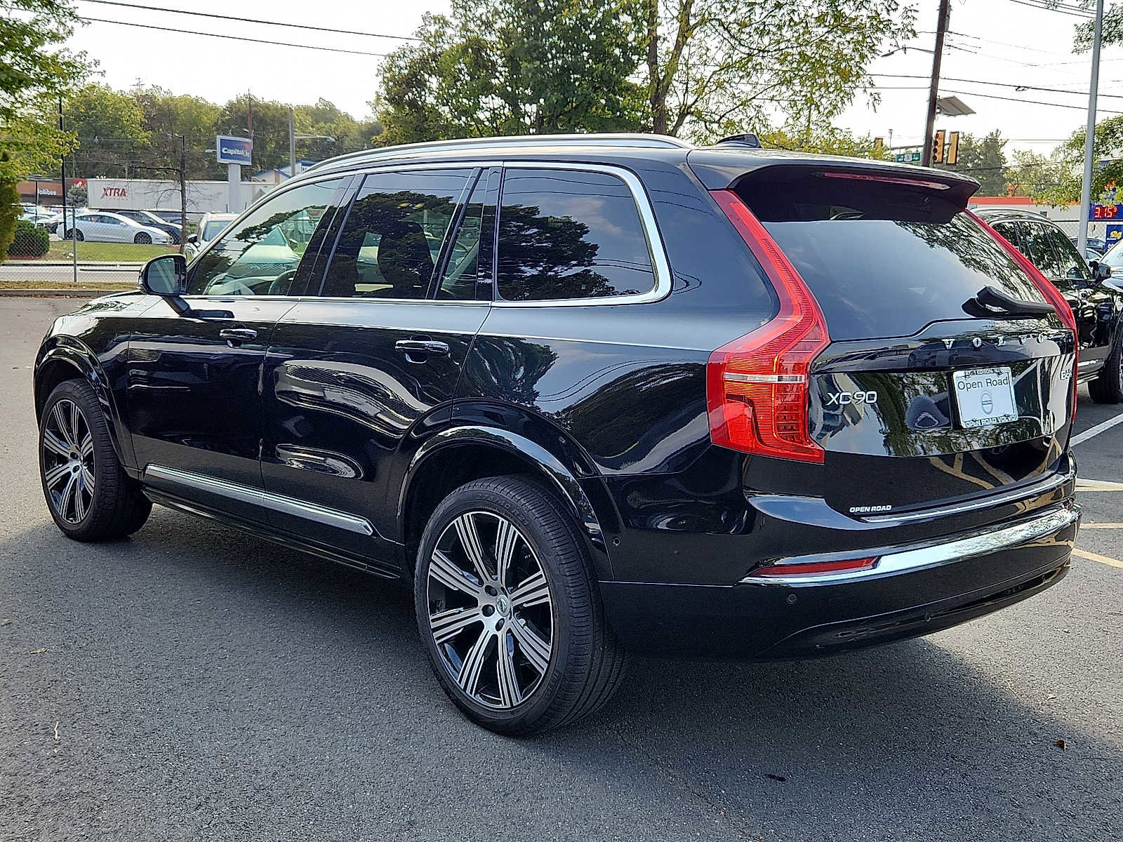 Certified 2024 Volvo XC90 B6 Plus w/ Protection Package Premier image 4